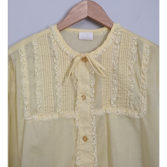 Vintage 70's 80's Pleated Lacey Button Up Blouse - Picture 4 of 6